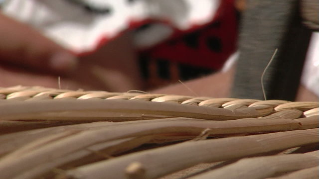Cattail Basket.The art of Weaving with Cattail Leaves.