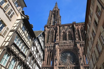 Obraz premium Strasbourg - Face à la cathédrale