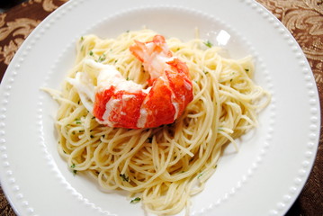 Buttered Spaghetti with a Large Lobster Tail