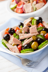 Tuna salad with green and black olives