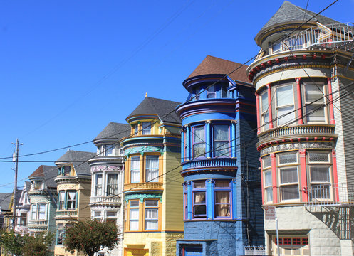 San Francisco: Bunte viktorianische Häuserfassade in Haight Ashbury