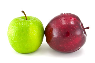 green and red apple