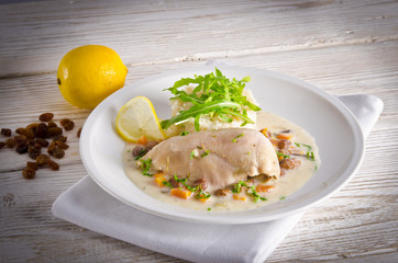 Chicken's breast fillet with Balsamico raisin sauce.