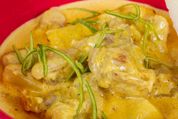 Yellow Curry Chicken (Massaman Curry Chicken)