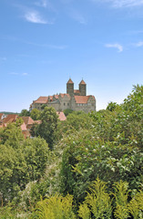 Fototapeta na wymiar das berühmte Quedlinburger Schloss im Harz