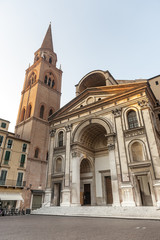 Fototapeta na wymiar Ancient church in Mantua