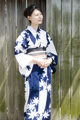 浴衣の女性