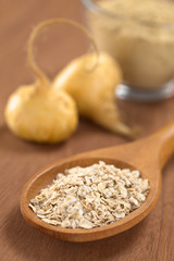 Oatmeal with powdered maca or Peruvian ginseng
