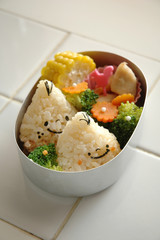 栗モチーフのキャラ弁