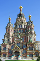 Fototapeta na wymiar Peterhof, Katedra Świętych Apostołów Piotra i Pawła