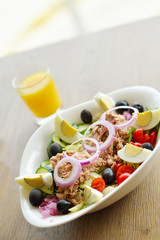 tuna salad with vegetables