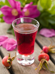 Rosehip liquor
