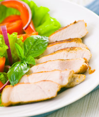 meat with vegetable salad