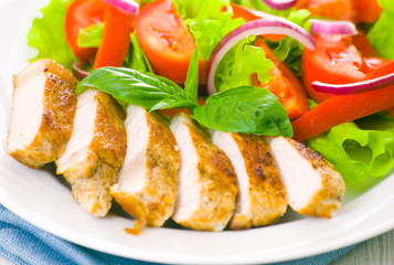 meat with vegetable salad
