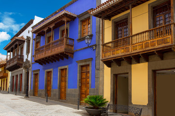 Fototapeta na wymiar Gran Canaria Teror kolorowa fasada