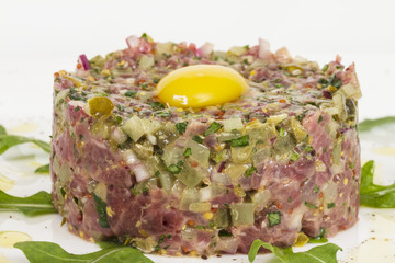 steak tartare with egg