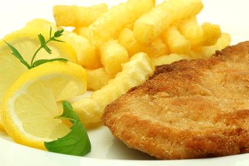 Frytki z kotletem © CUKMEN