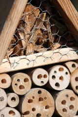 Insektenhotel im Garten