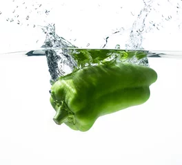  Verse paprika in water splash © Sergey Yarochkin