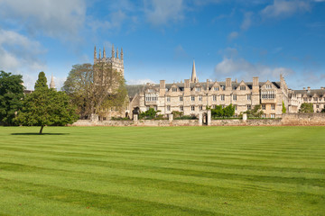 Fototapeta na wymiar Oxford University budynki uczelni