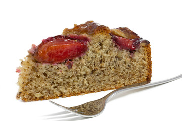 Selbst gebackener Zwetschgenkuchen mit Nüssen