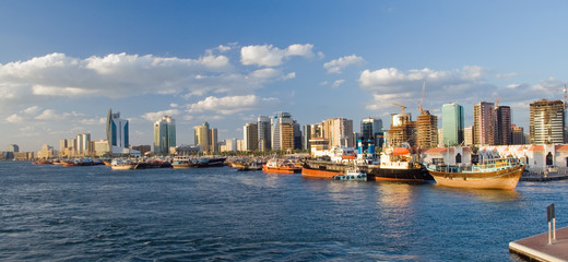 Naklejka premium Part of the port, overlooking the skyscrapers Dubai.