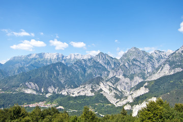 Fototapeta na wymiar beautiful view of summer mountain landscape