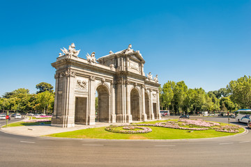 Puerta de Alcala Madrid - obrazy, fototapety, plakaty
