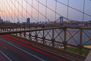 Fototapeta na wymiar Brooklyn Bridge w Evening - NY