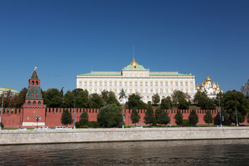 Naklejka premium View from the embankment on the Big Kremlin palace in Moscow