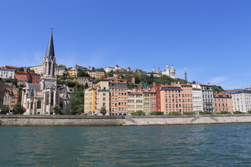 Fototapeta premium Eglise Saint Georges et basilique de Fourvière à Lyon