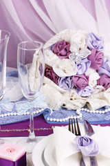 Serving fabulous wedding table in purple color