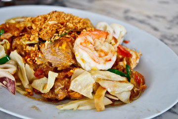 Thai fried noodle or Padthai with prawn and squid