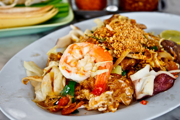 Thai fried noodle or Padthai with prawn and squid