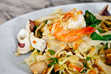 Thai spicy fried noodle with prawn