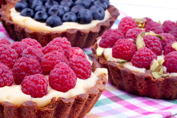 raspberry and blueberry tart