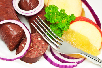 Grützwurst - Apfelmus und Zwiebeln