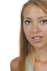Obraz premium Hübsche junge Frau mit dunklen Haaren