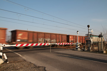 Fototapeta na wymiar kolejowe Terdobbiate NO