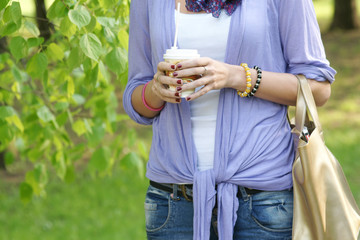 Девушка со стаканом кофе © Olga Tkacheva