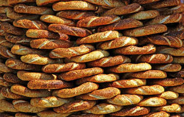 Traditional turkish crispy sesame bagels (simits)