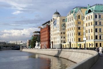 Morning in Moscow. Bersenevskaya embankment