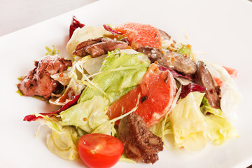 salad with beef and grapefruit