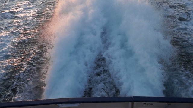 Jetboot im Mittelmeer