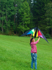 m&auml;dchen beim drachenfliegen