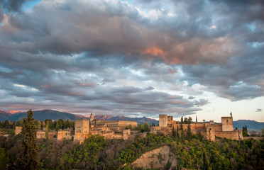 Fototapeta na wymiar Panorama Widok pałacu Alhambra, Granada, Hiszpania