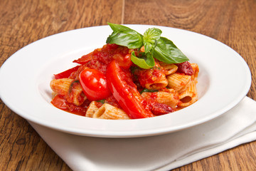 pasta with tomatoes and basil