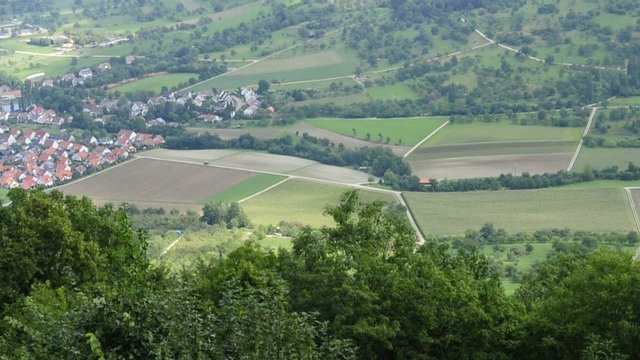 Panoramablick von der Burgruine Teck nach Bissingen