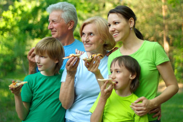 Fototapeta premium Nice family traveled on weekends