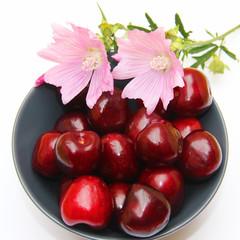 Herzkirschen in der Schale